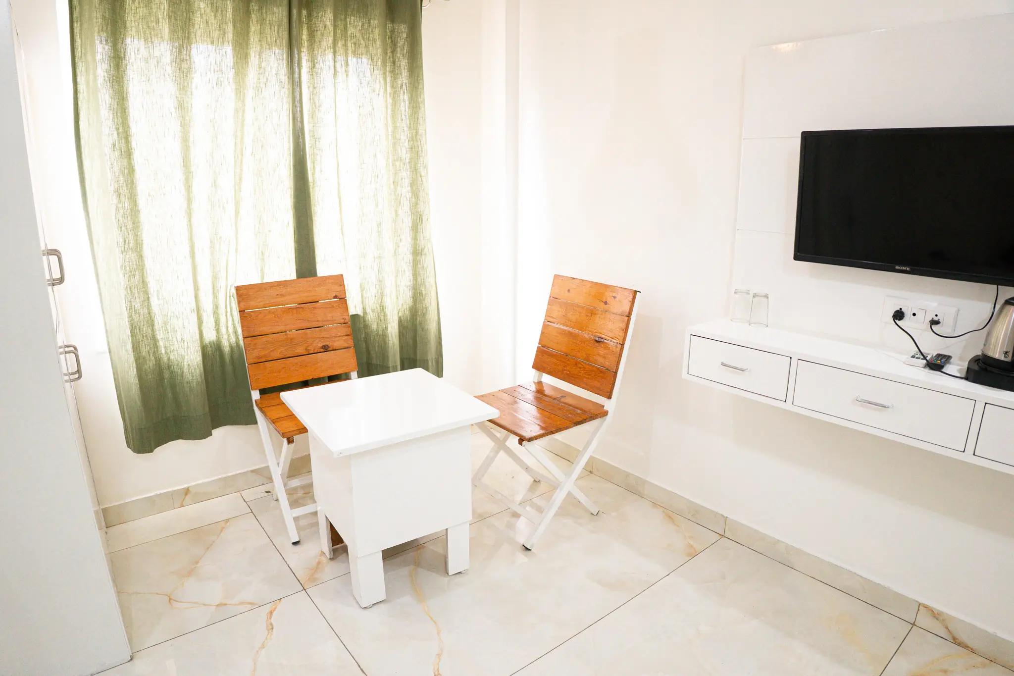 Deluxe Room at Trippme Rishikesh with king bed and air conditioning — 325 sq ft, sleeps up to 3